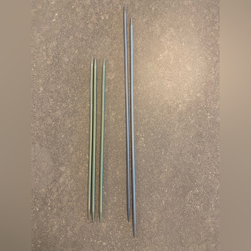 Assorted Knitting Needles Set - Picture 4 of 4